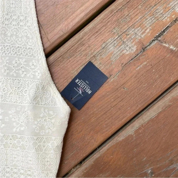 New Hollister Y2K Creme Lace Semi Sheer Crop Top - Picture 5 of 7